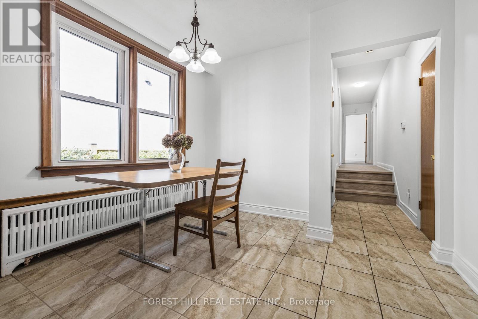 18 Irvington Crescent, Toronto, Ontario  M2N 2Z1 - Photo 7 - C12449783