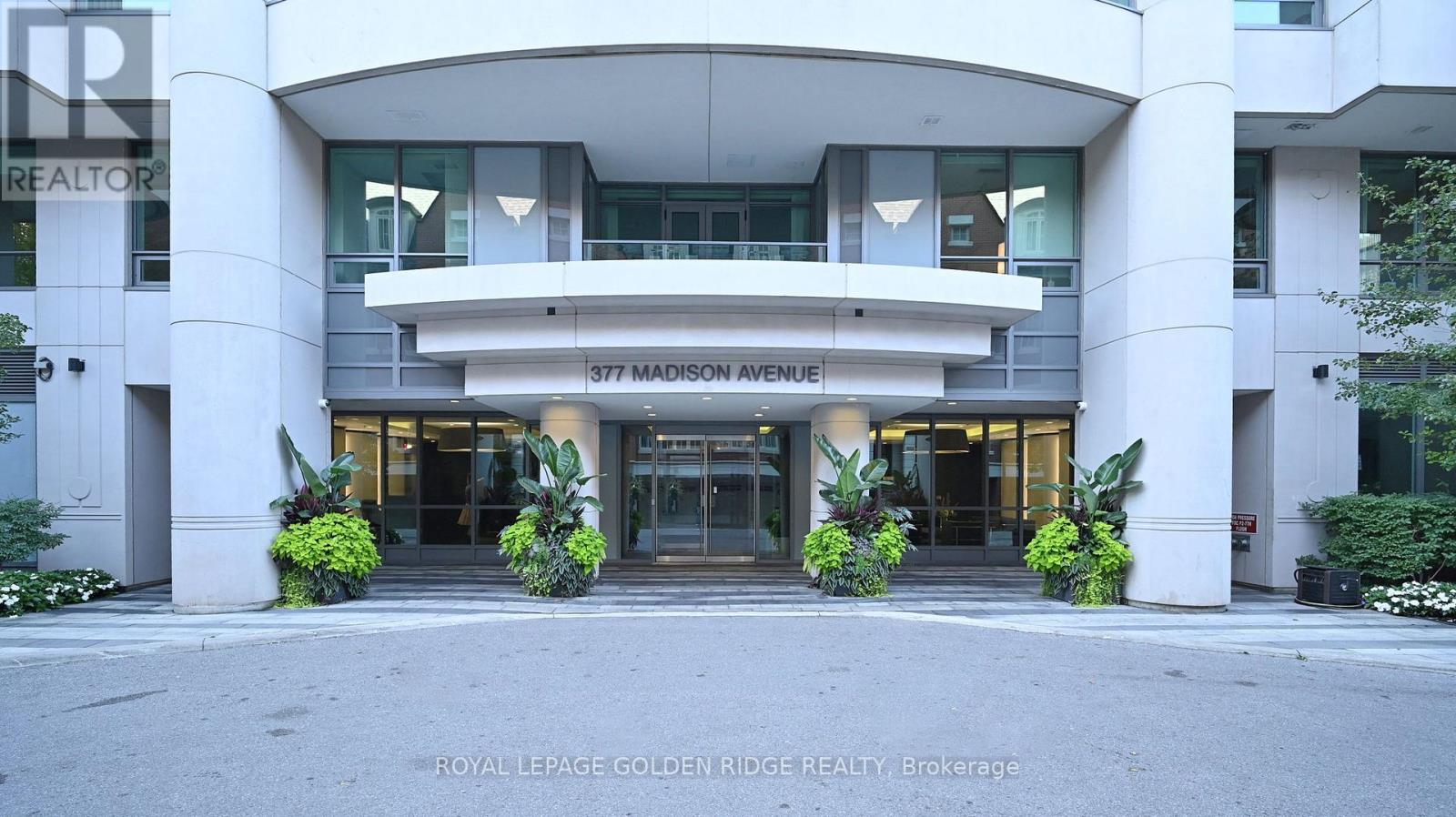 224 - 377 MADISON AVENUE, Toronto, Ontario