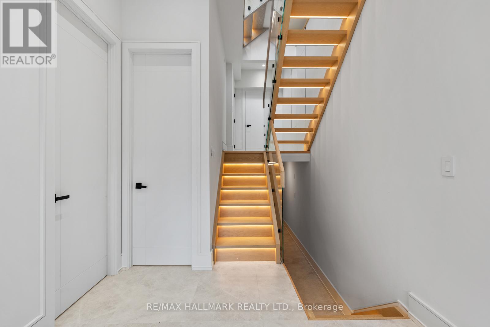 359 Cranbrooke Avenue, Toronto, Ontario  M5M 1N2 - Photo 37 - C12449819