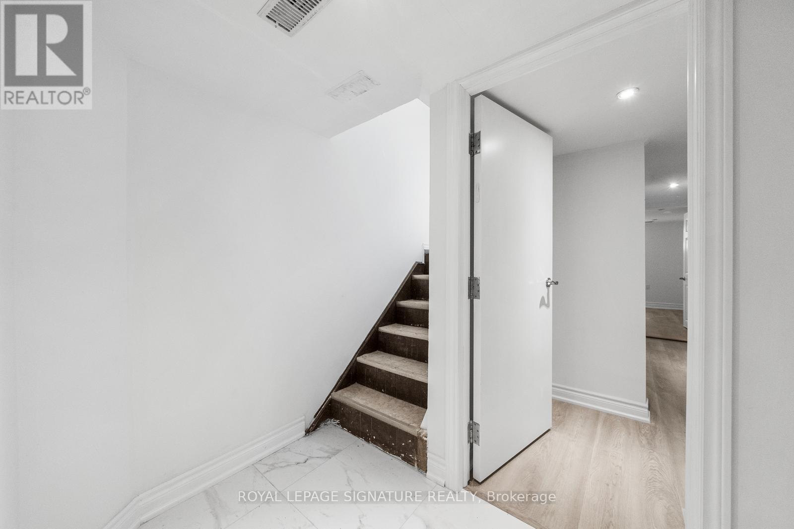 17 Pleasant Avenue, Toronto, Ontario  M2M 1L8 - Photo 16 - C12449838