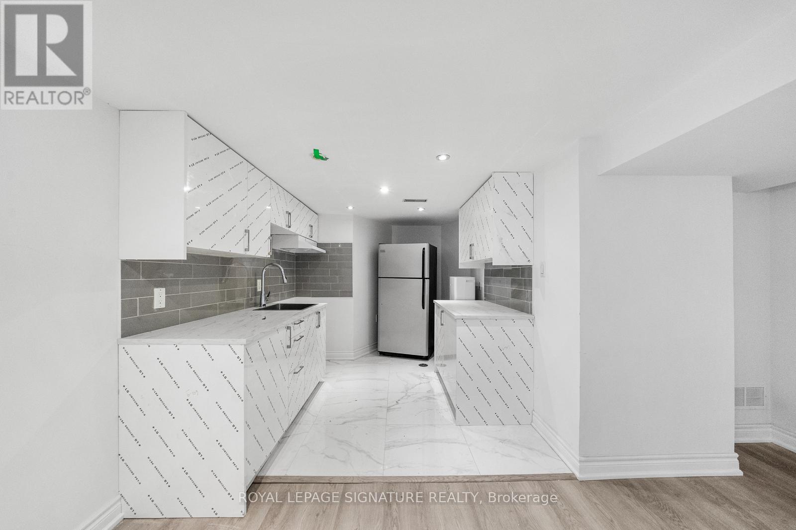 17 Pleasant Avenue, Toronto, Ontario  M2M 1L8 - Photo 19 - C12449838