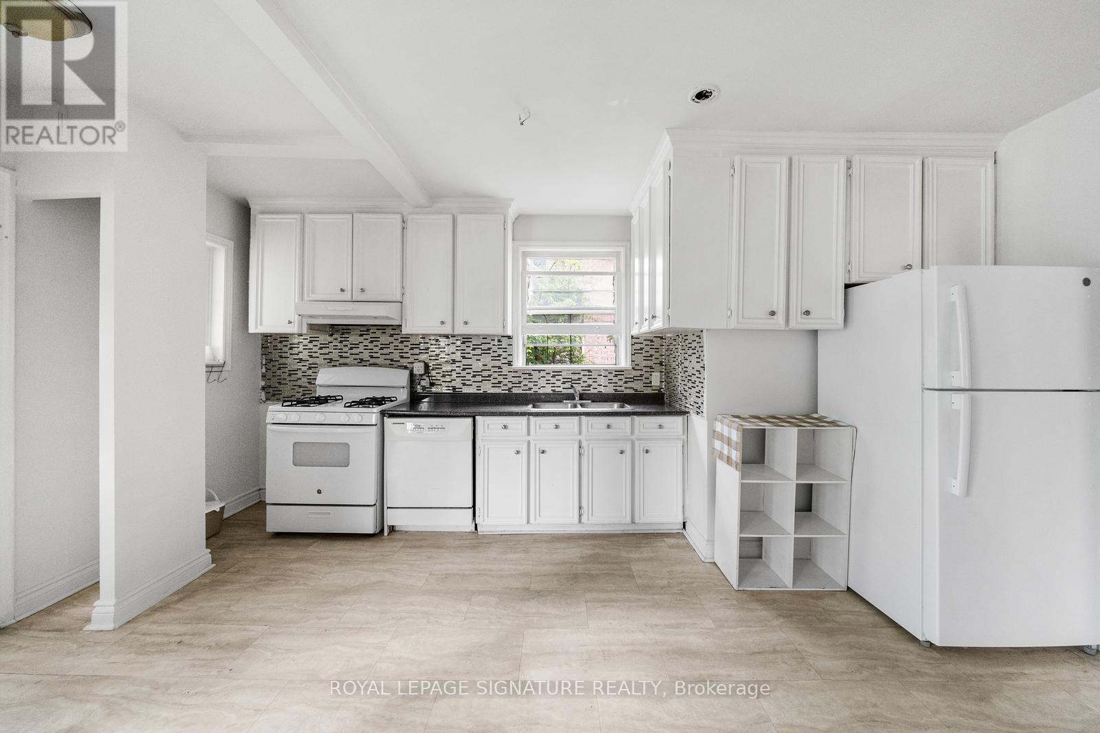 17 Pleasant Avenue, Toronto, Ontario  M2M 1L8 - Photo 5 - C12449838