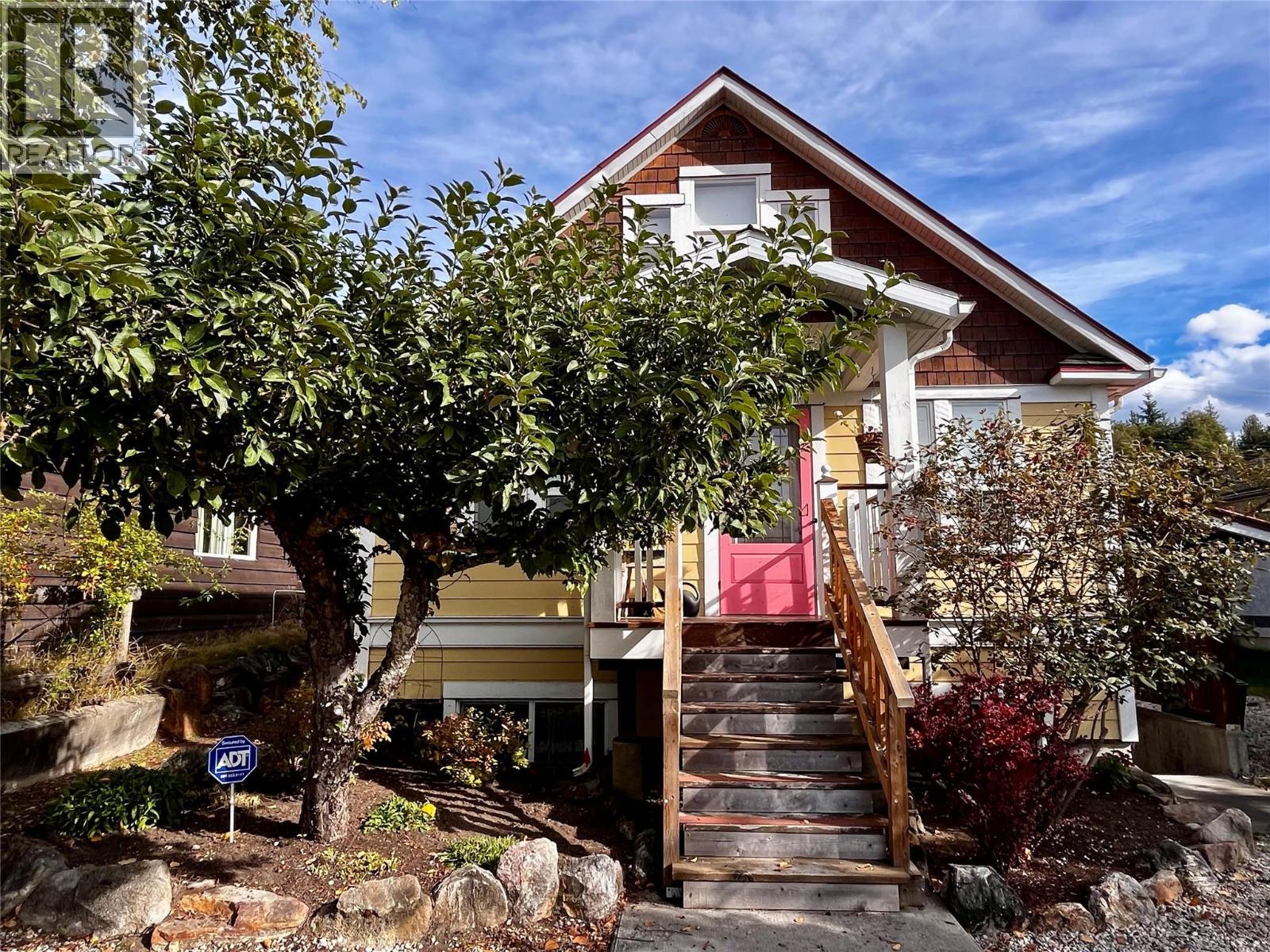 305 1st  Nw Avenue, Nakusp, British Columbia  V0G 1R0 - Photo 5 - 10365165