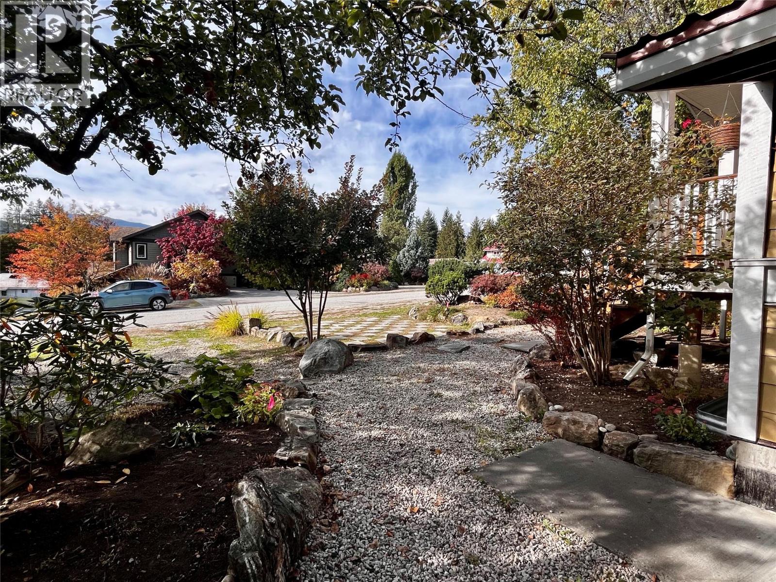 305 1st  Nw Avenue, Nakusp, British Columbia  V0G 1R0 - Photo 16 - 10365165