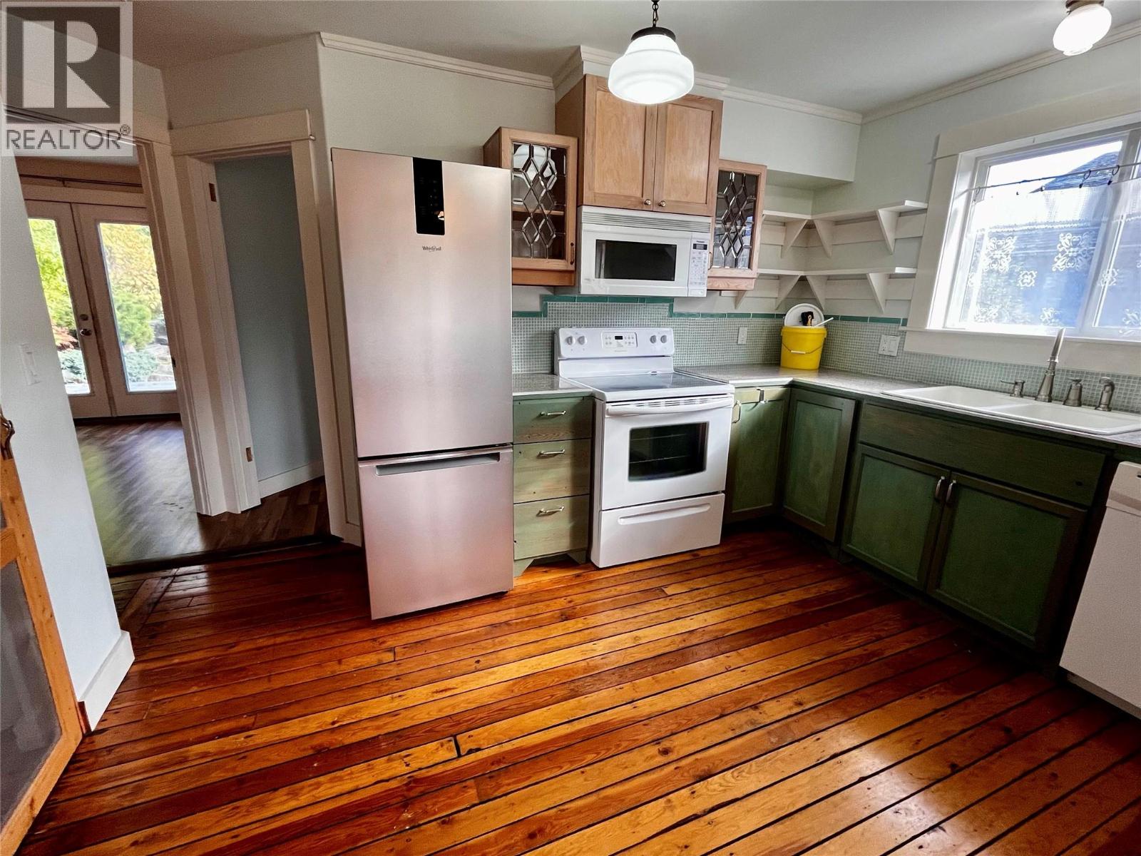 305 1st  Nw Avenue, Nakusp, British Columbia  V0G 1R0 - Photo 35 - 10365165