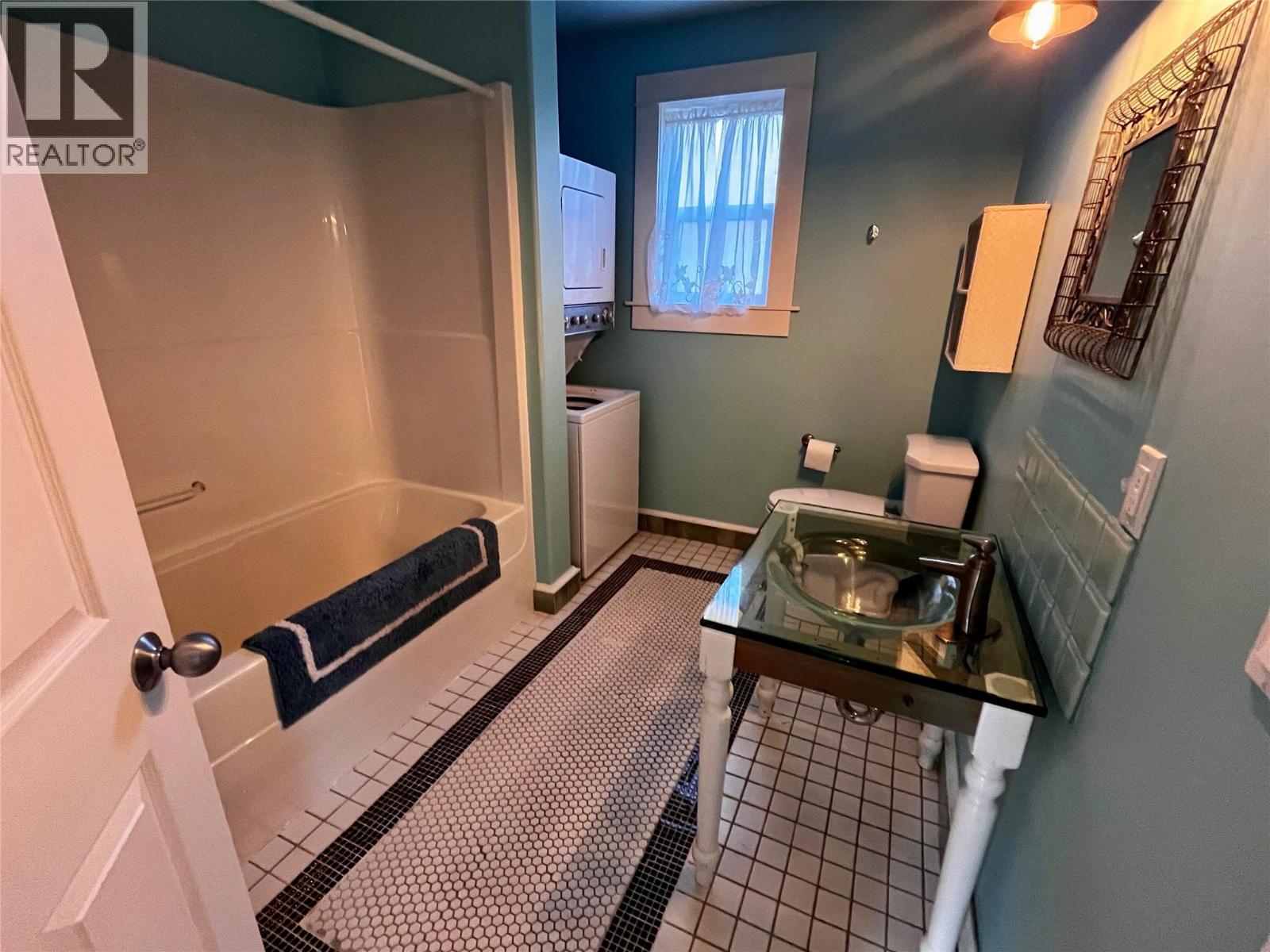 305 1st  Nw Avenue, Nakusp, British Columbia  V0G 1R0 - Photo 36 - 10365165