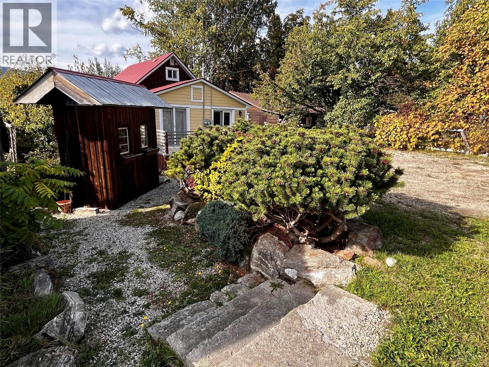 305 1st  Nw Avenue, Nakusp, British Columbia  V0G 1R0 - Photo 12 - 10365165