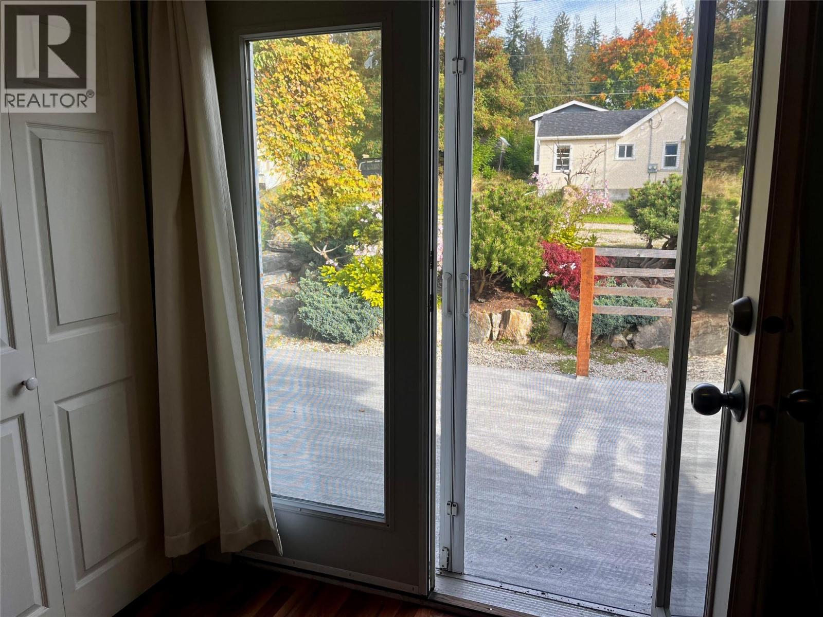 305 1st  Nw Avenue, Nakusp, British Columbia  V0G 1R0 - Photo 44 - 10365165
