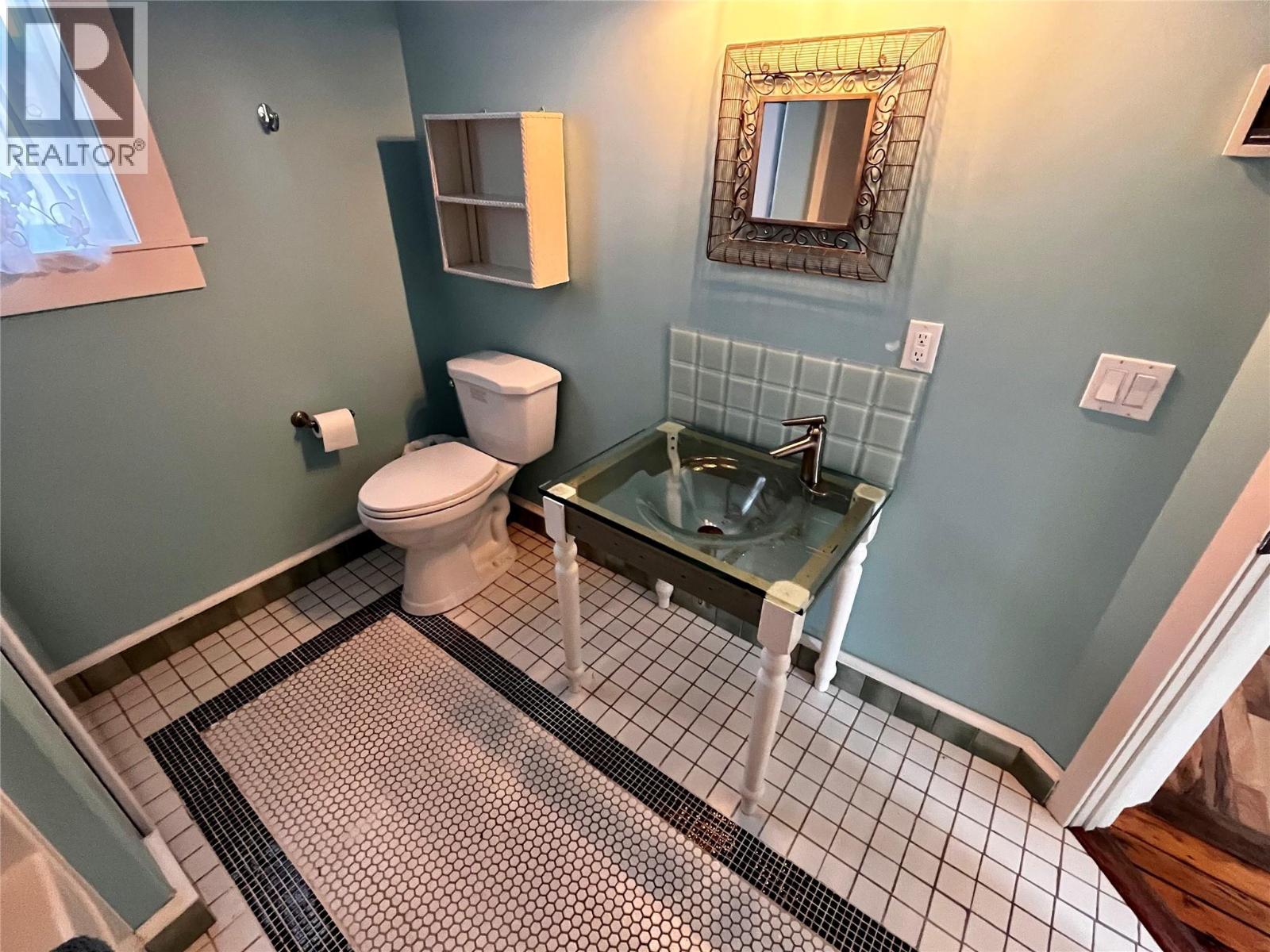 305 1st  Nw Avenue, Nakusp, British Columbia  V0G 1R0 - Photo 38 - 10365165