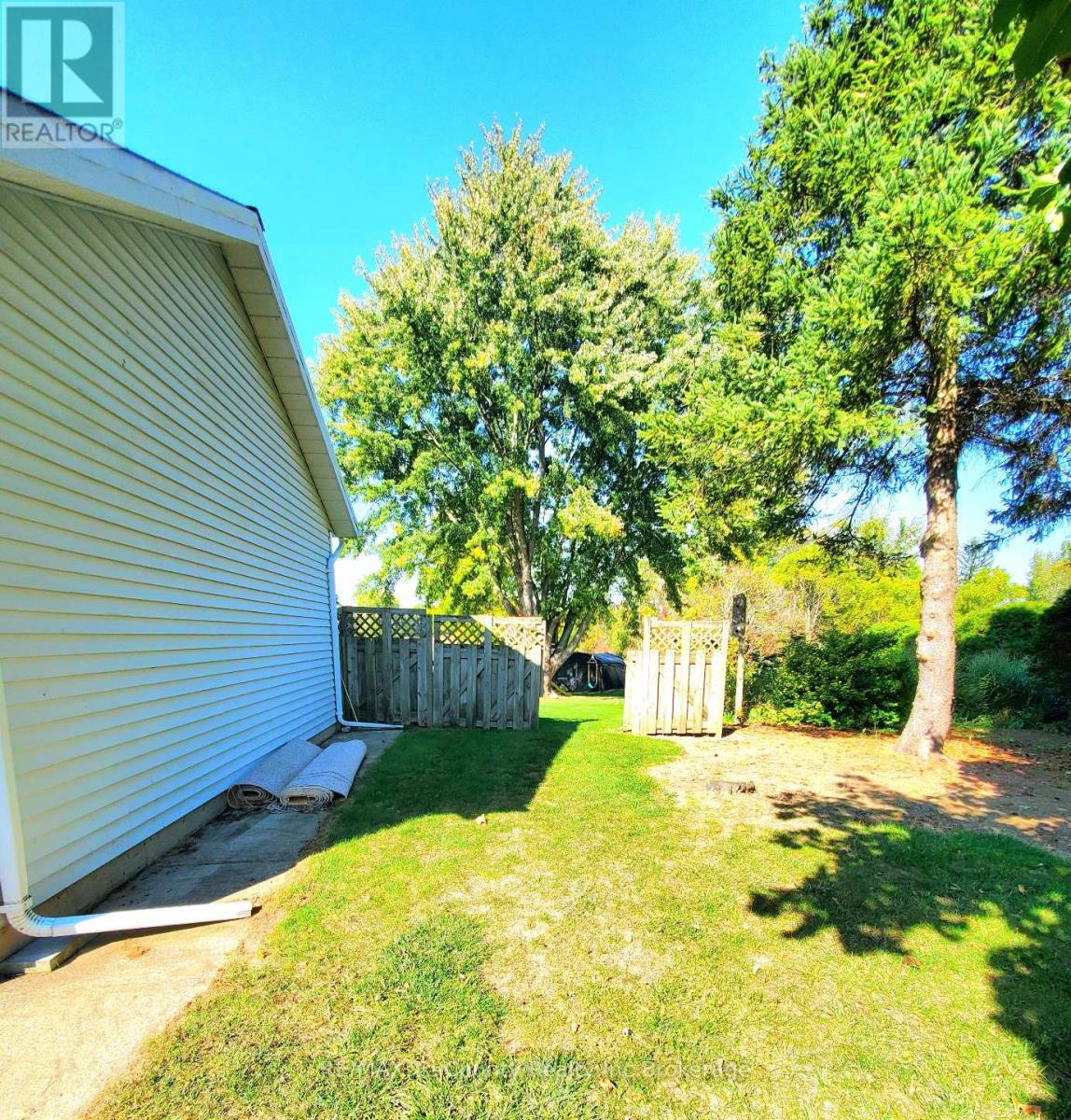5 Rosemarie Boulevard, Norfolk, Ontario  N4B 2W4 - Photo 25 - X12449979