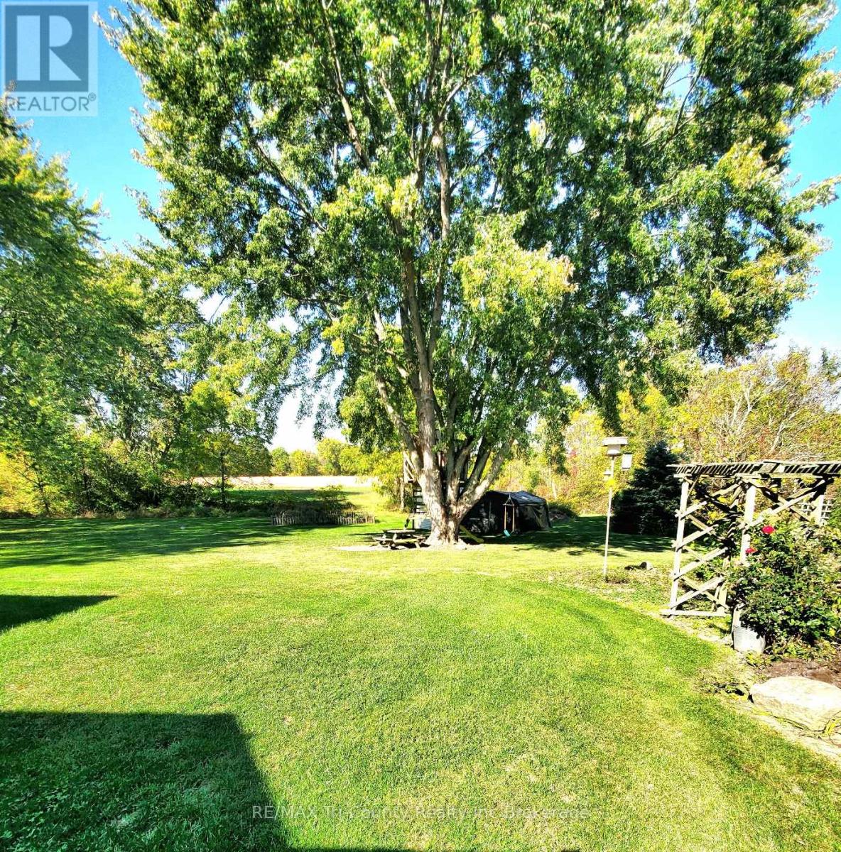 5 Rosemarie Boulevard, Norfolk, Ontario  N4B 2W4 - Photo 27 - X12449979
