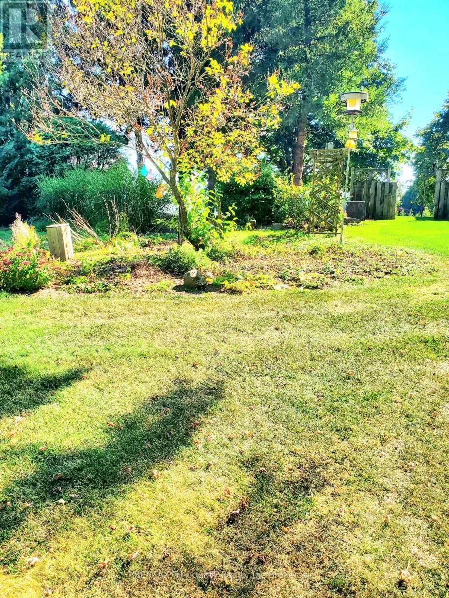 5 Rosemarie Boulevard, Norfolk, Ontario  N4B 2W4 - Photo 28 - X12449979