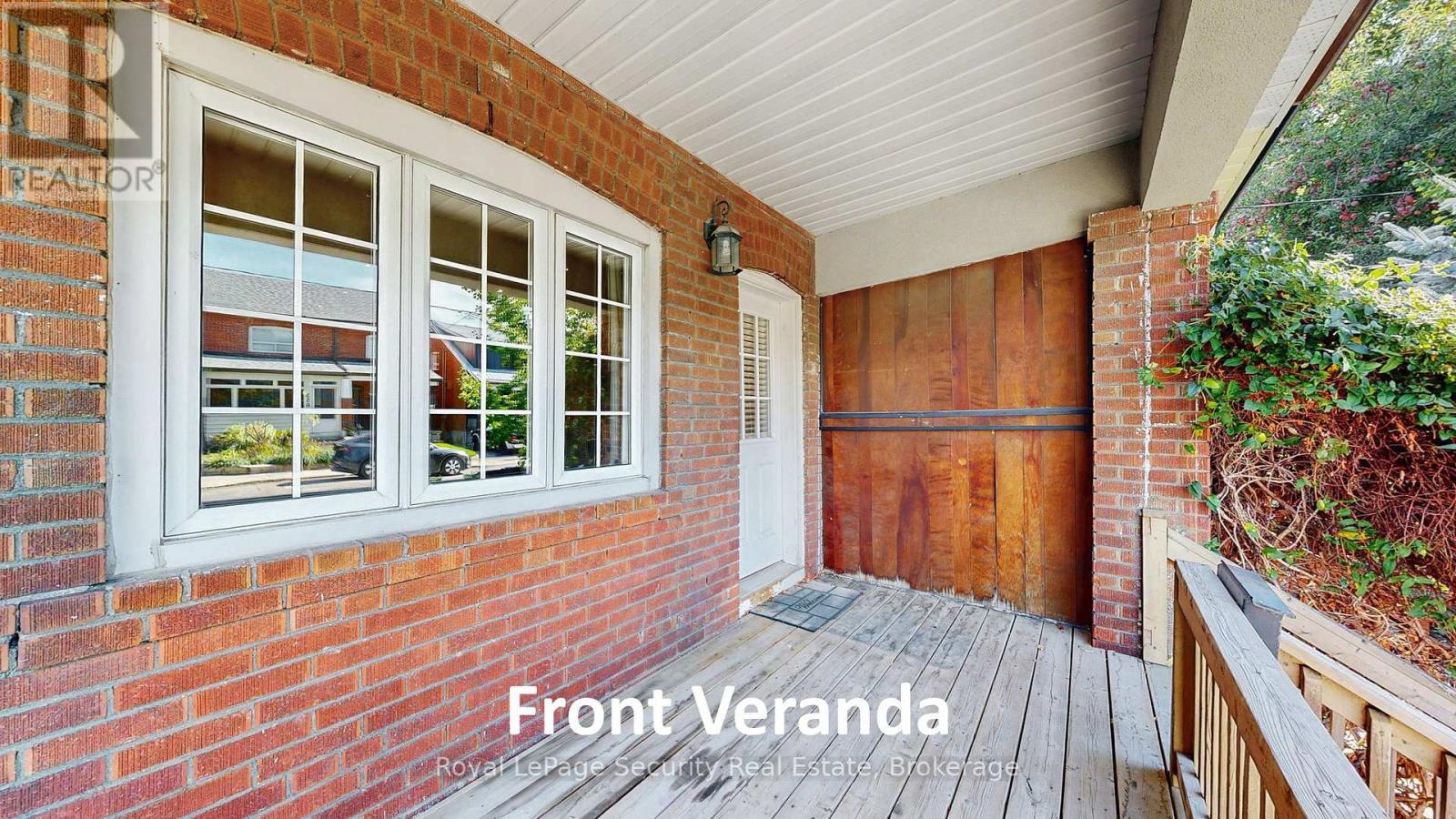 331 Winona Drive, Toronto, Ontario  M6C 3T2 - Photo 6 - C12449687