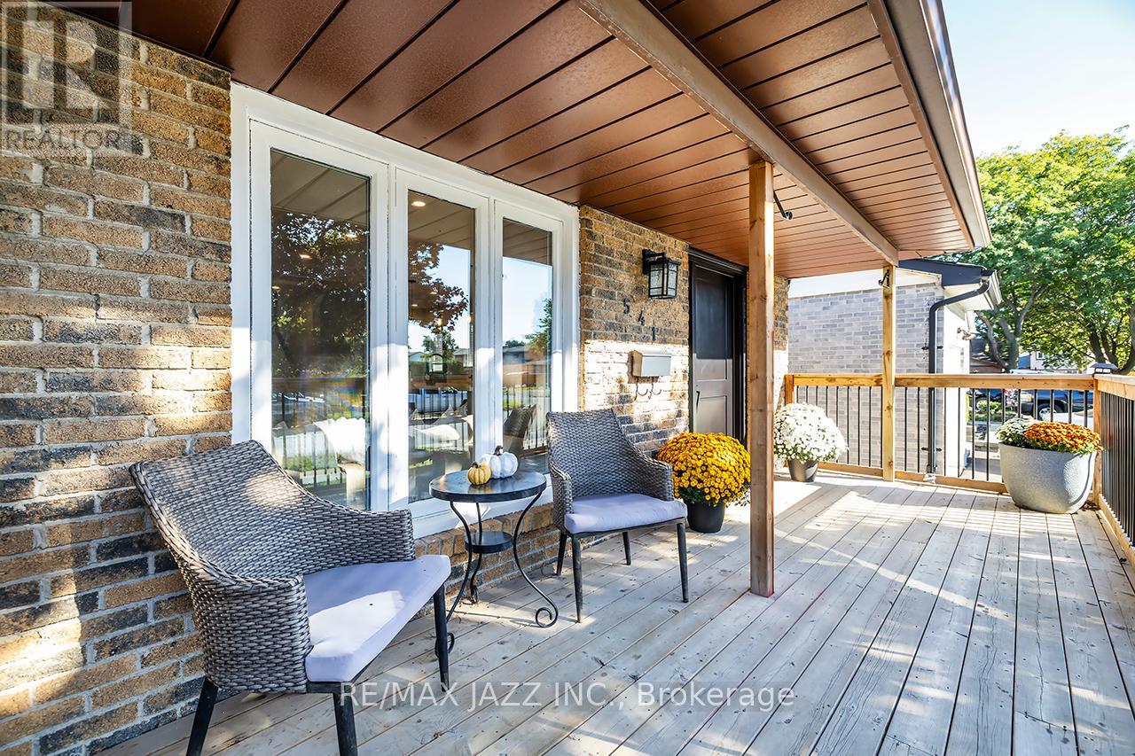 541 Galahad Drive, Oshawa, Ontario  L1K 1L9 - Photo 2 - E12437006