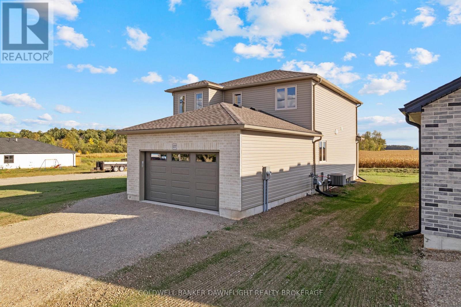 127 Victoria Avenue E, South Huron, Ontario  N0M 1M0 - Photo 3 - X12344556