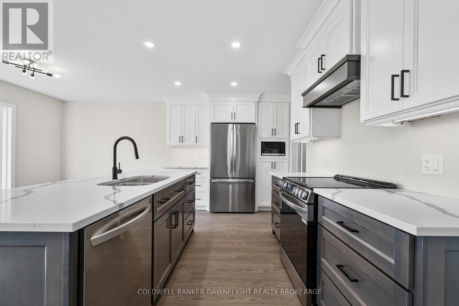 127 Victoria Avenue E, South Huron, Ontario  N0M 1M0 - Photo 9 - X12344556