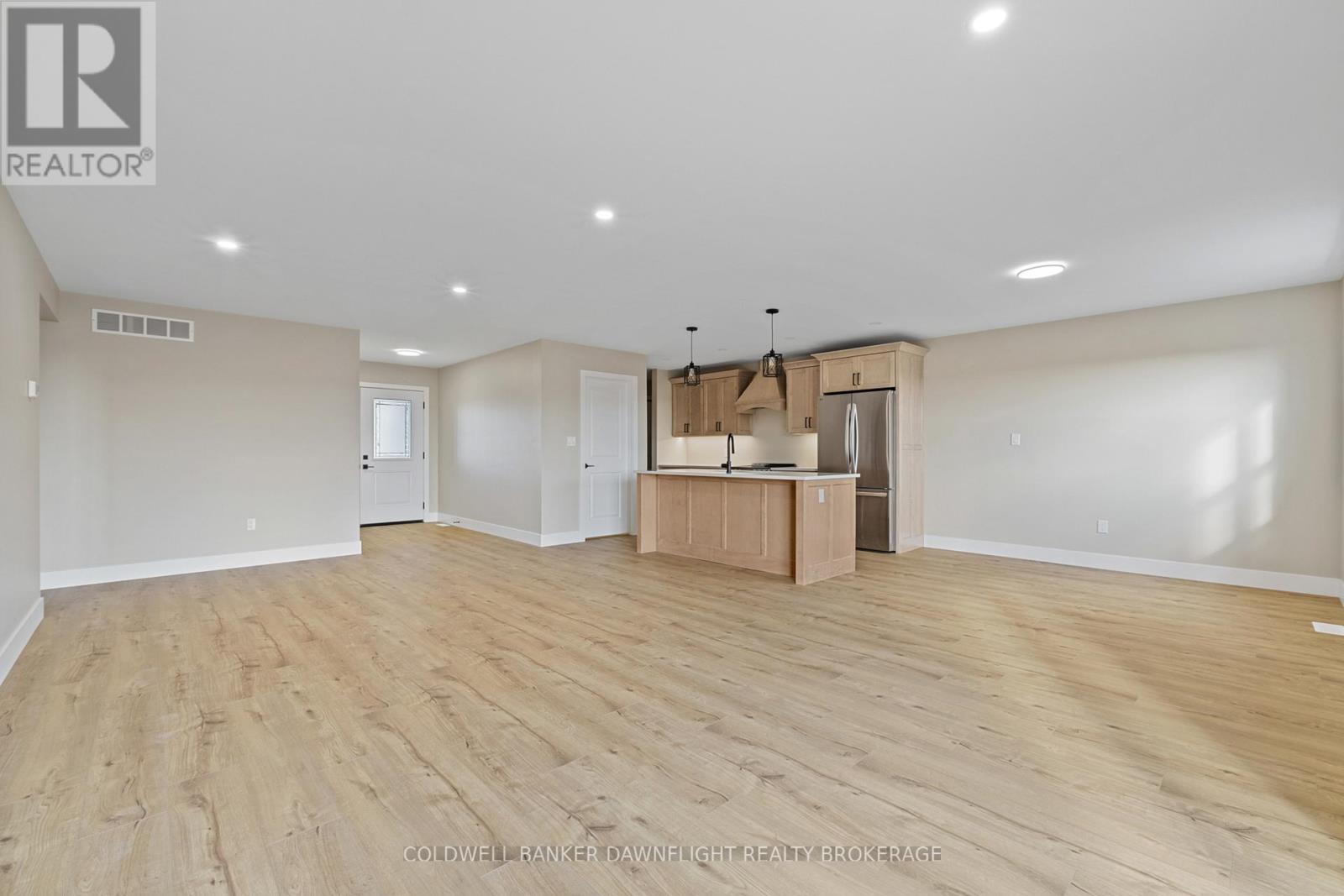 123 Victoria Avenue E, South Huron, Ontario  N0M 1M0 - Photo 6 - X12344560