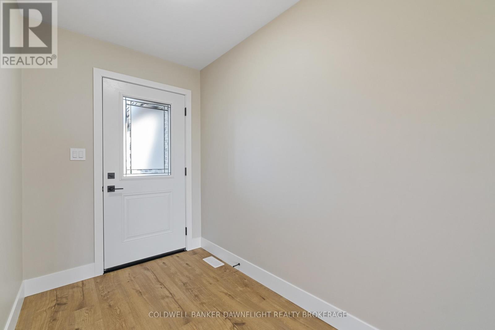 123 Victoria Avenue E, South Huron, Ontario  N0M 1M0 - Photo 4 - X12344560