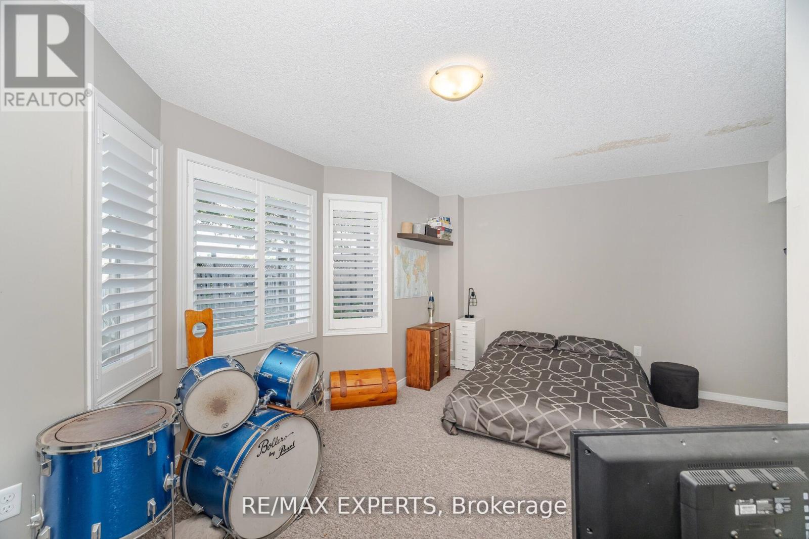 1311 Coleman Crescent, Innisfil, Ontario  L9S 0G5 - Photo 11 - N12449792