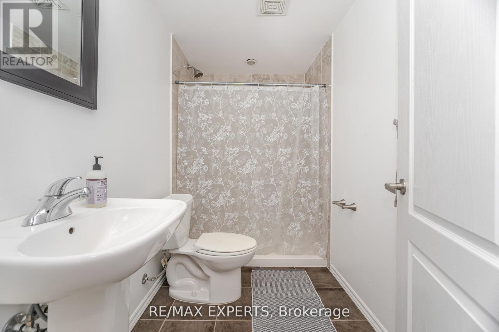 1311 Coleman Crescent, Innisfil, Ontario  L9S 0G5 - Photo 12 - N12449792