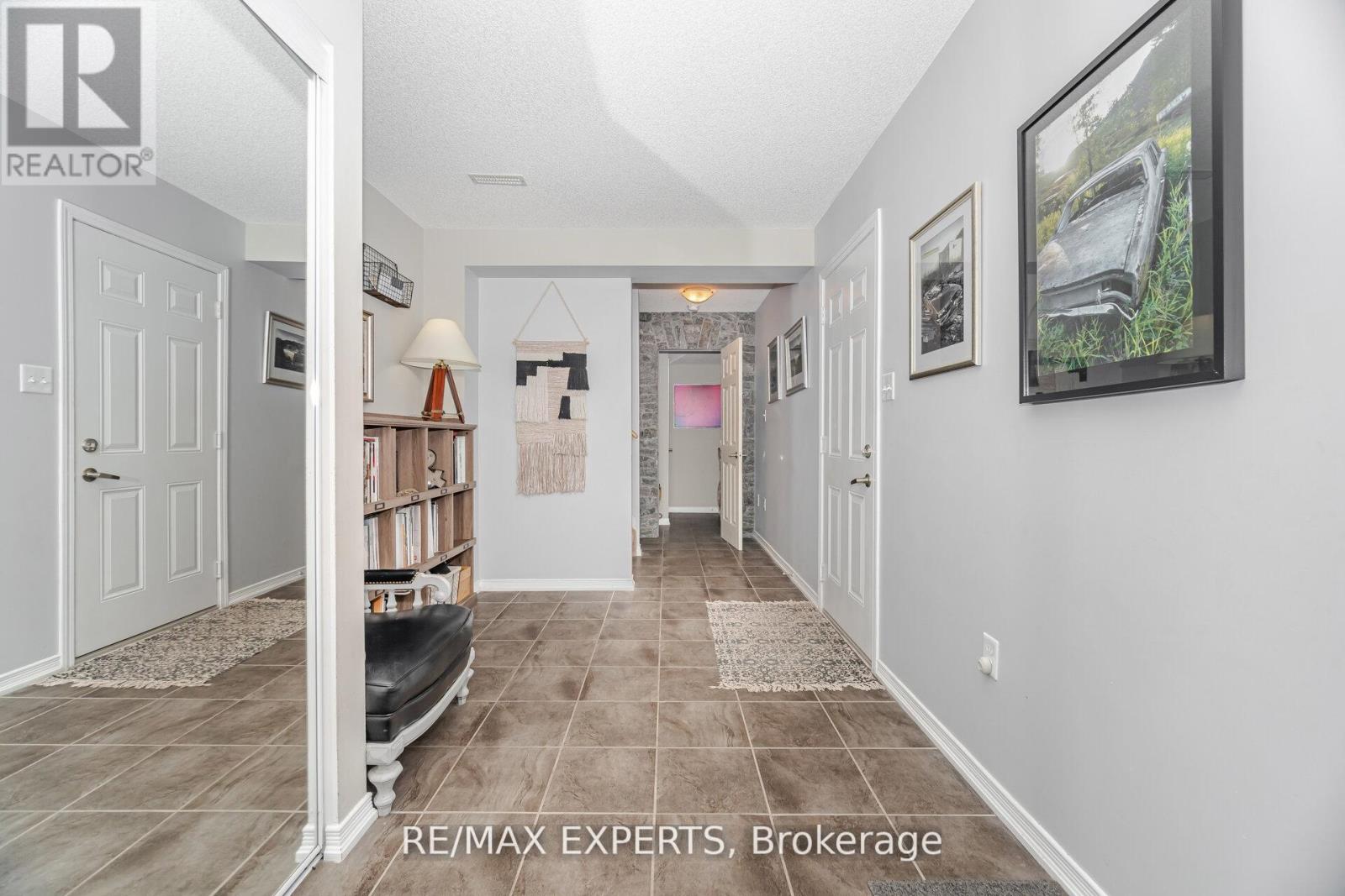1311 Coleman Crescent, Innisfil, Ontario  L9S 0G5 - Photo 7 - N12449792