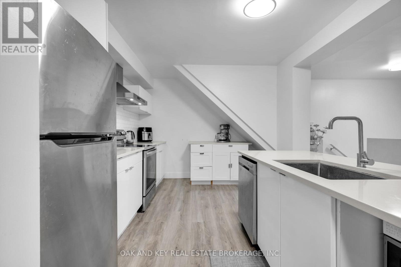 10 - 105 Andover Drive, London South, Ontario  N6J 4B1 - Photo 8 - X12446828