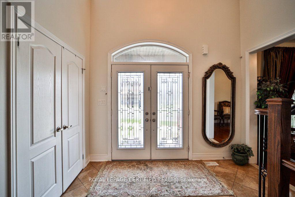 1335 Arrowhead Road, Oakville, Ontario  L6H 0B2 - Photo 13 - W12412257