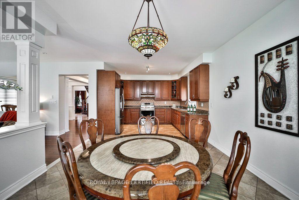 1335 Arrowhead Road, Oakville, Ontario  L6H 0B2 - Photo 17 - W12412257