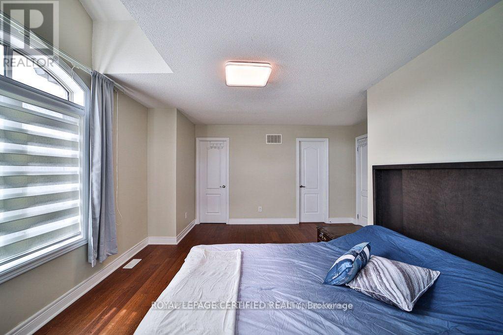 1335 Arrowhead Road, Oakville, Ontario  L6H 0B2 - Photo 34 - W12412257