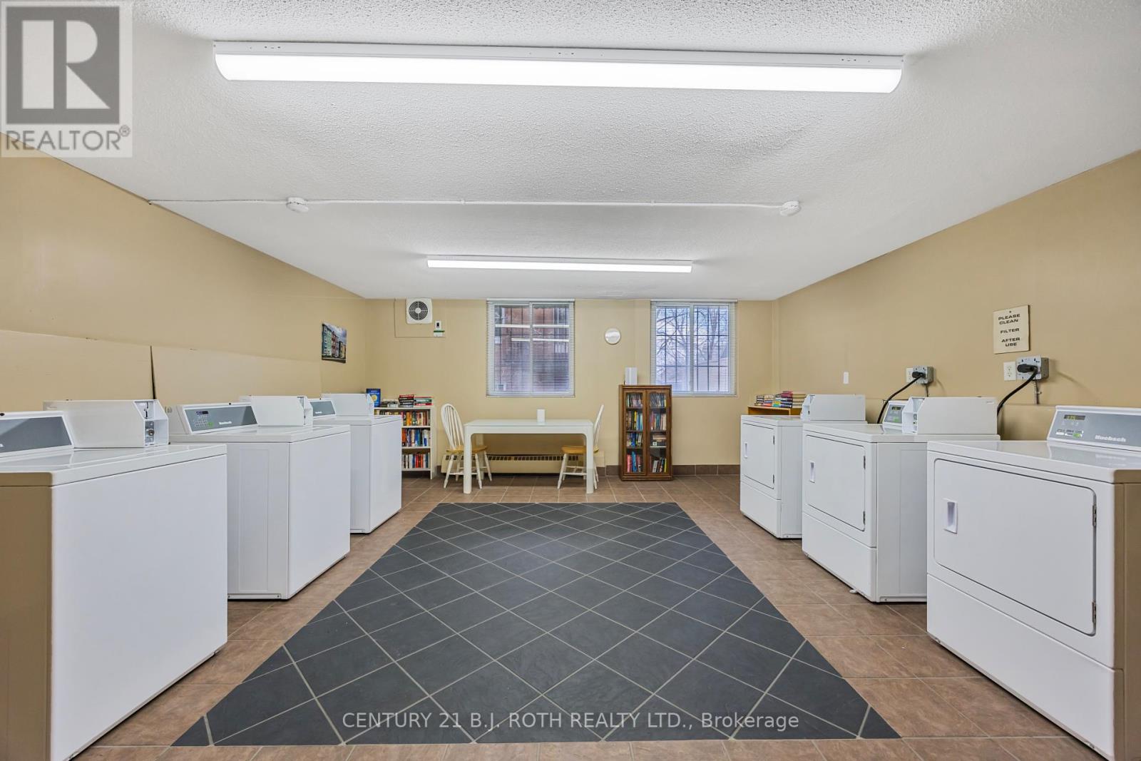 32 - 2 Albert Street, Barrie, Ontario  L4M 3S4 - Photo 12 - S12449786
