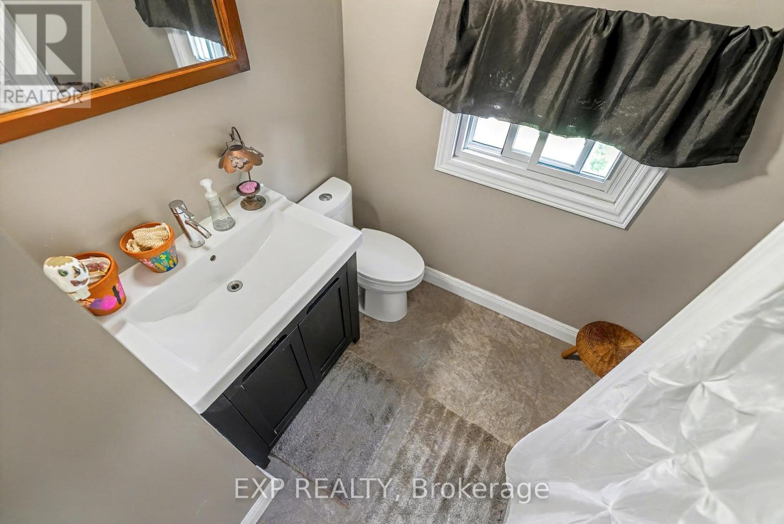 940 Hutchinson Road, Haldimand, Ontario  N0A 1K0 - Photo 36 - X12448314