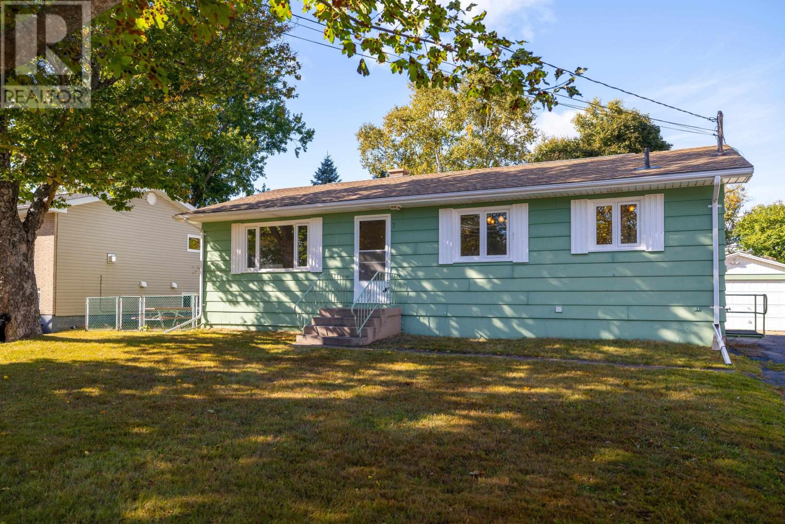 7 Hunt Avenue, Charlottetown, Prince Edward Island  C1A 2Z6 - Photo 2 - 202525342