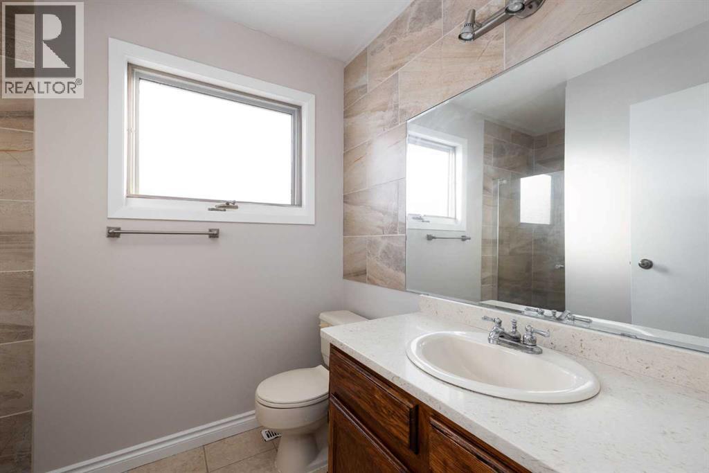 121 Brooks Place, Fort Mcmurray, Alberta  T9K 2E8 - Photo 21 - A2250415