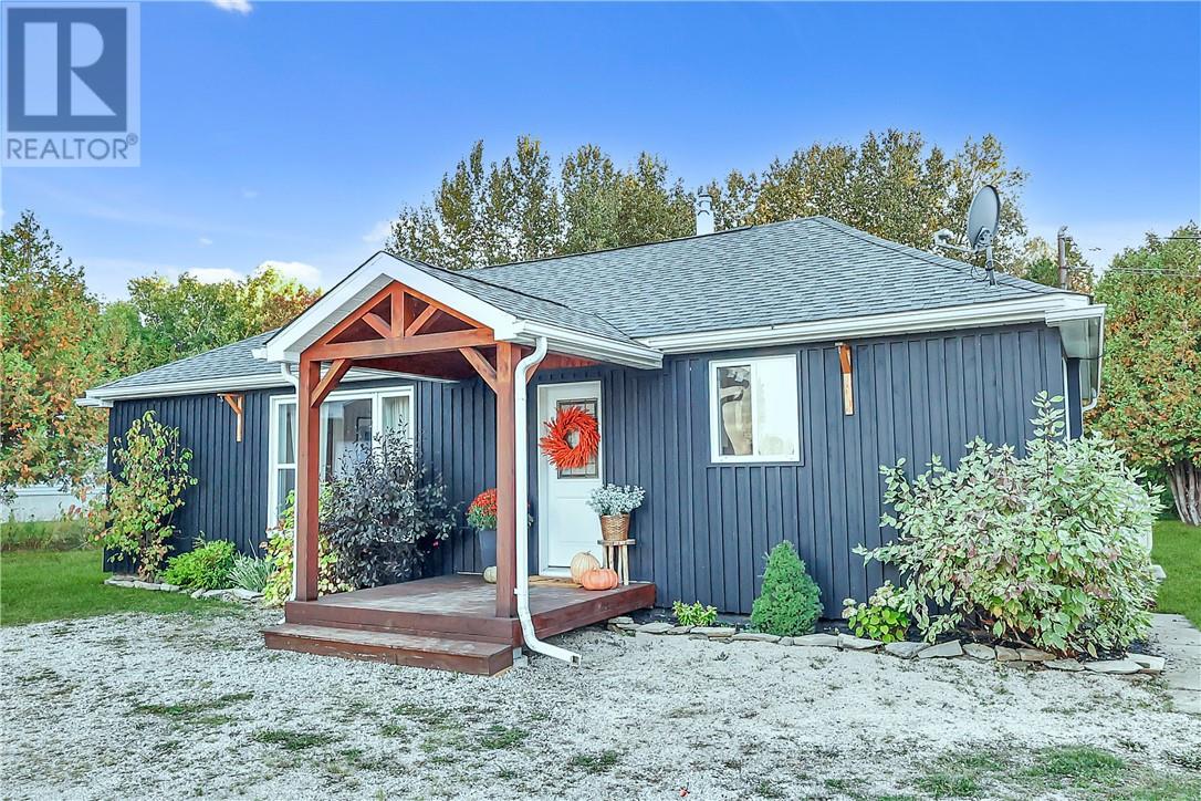 9083 Highway 6, Little Current, Ontario  P0P 1K0 - Photo 2 - 2125117