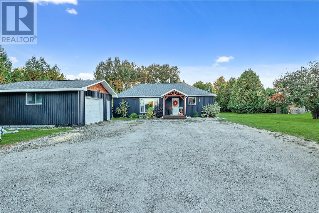 9083 Highway 6, Little Current, Ontario  P0P 1K0 - Photo 3 - 2125117