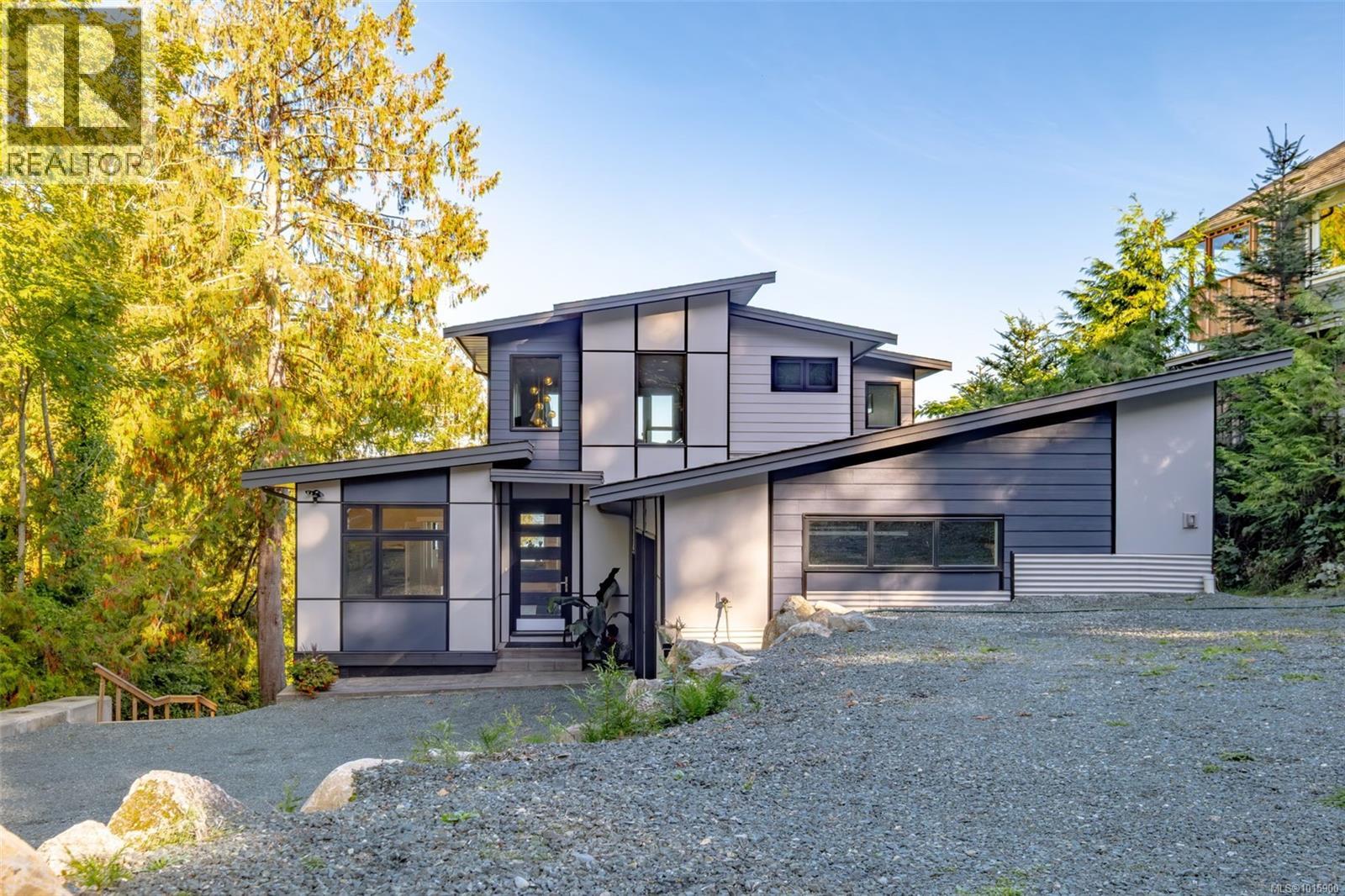 10333 Chemainus Rd, Ladysmith, British Columbia