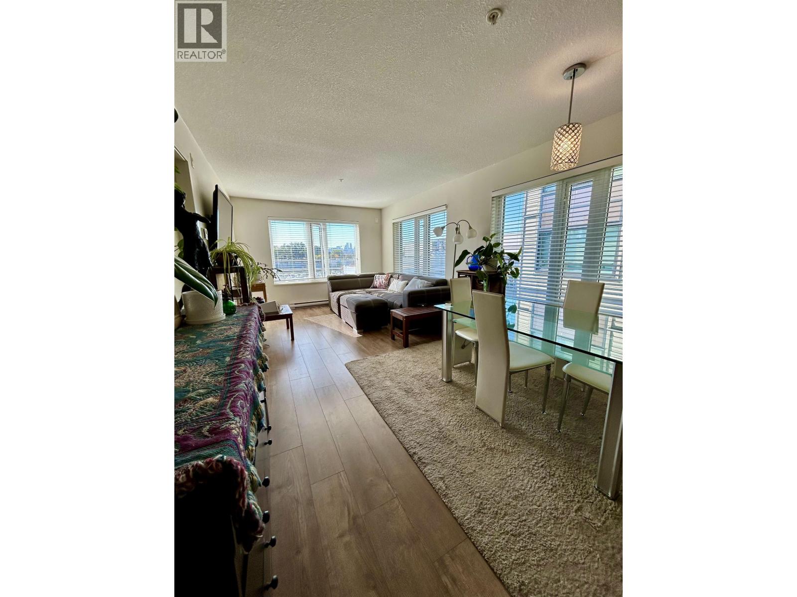 306 1673 Lloyd Avenue, North Vancouver, British Columbia  V7P 0A9 - Photo 1 - R3049280