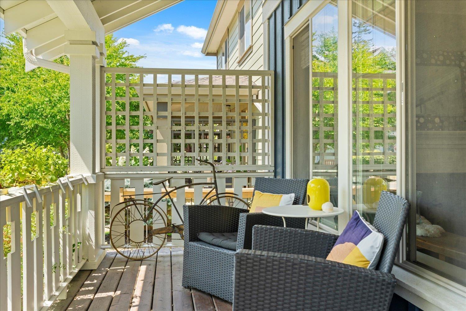 45297 Soowahlie Crescent, Garrison Crossing, Chilliwack, British Columbia  V2R 0S2 - Photo 2 - R3056043