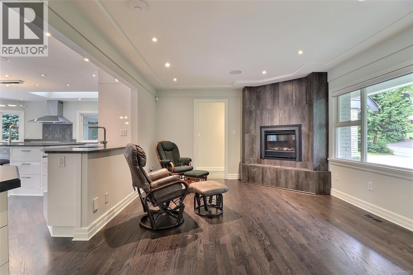 3977 Lexington Ave, Saanich, British Columbia  V8N 3Z5 - Photo 21 - 1015925