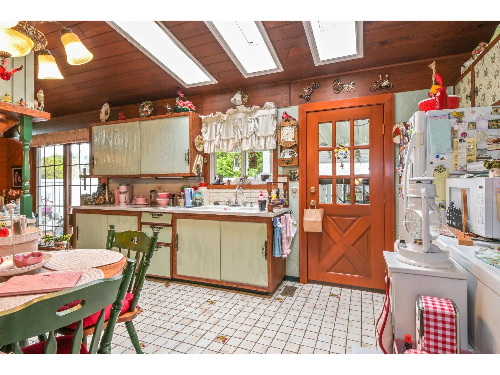 14086 77a Avenue, Surrey, British Columbia  V3W 2X3 - Photo 7 - R3055850