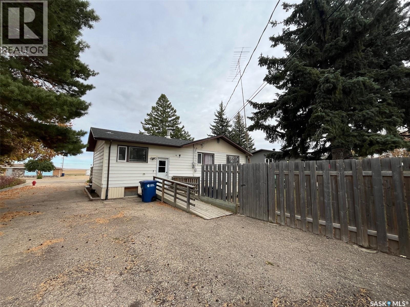 522 1st Street E, Lafleche, Saskatchewan  S0H 2K0 - Photo 4 - SK020301