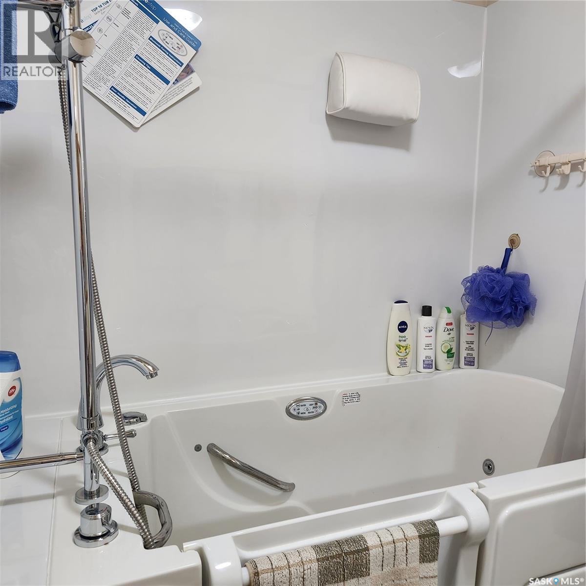 1227 2nd Avenue Nw, Moose Jaw, Saskatchewan  S6H 3R7 - Photo 14 - SK020149