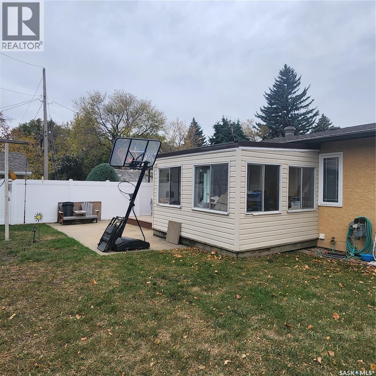 1227 2nd Avenue Nw, Moose Jaw, Saskatchewan  S6H 3R7 - Photo 23 - SK020149