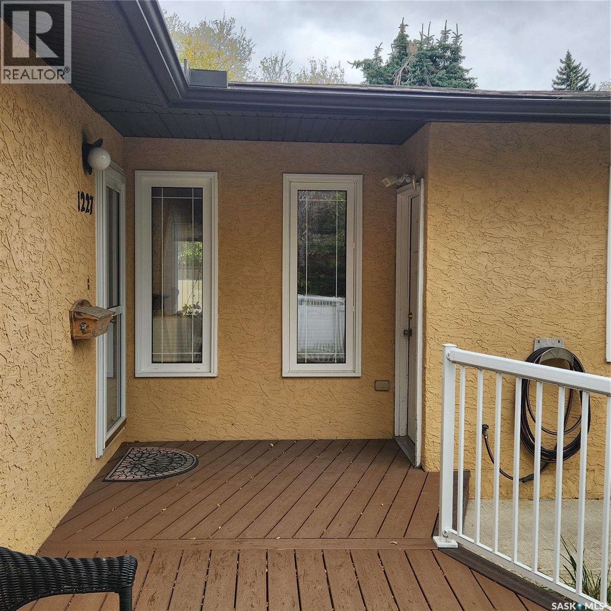 1227 2nd Avenue Nw, Moose Jaw, Saskatchewan  S6H 3R7 - Photo 3 - SK020149