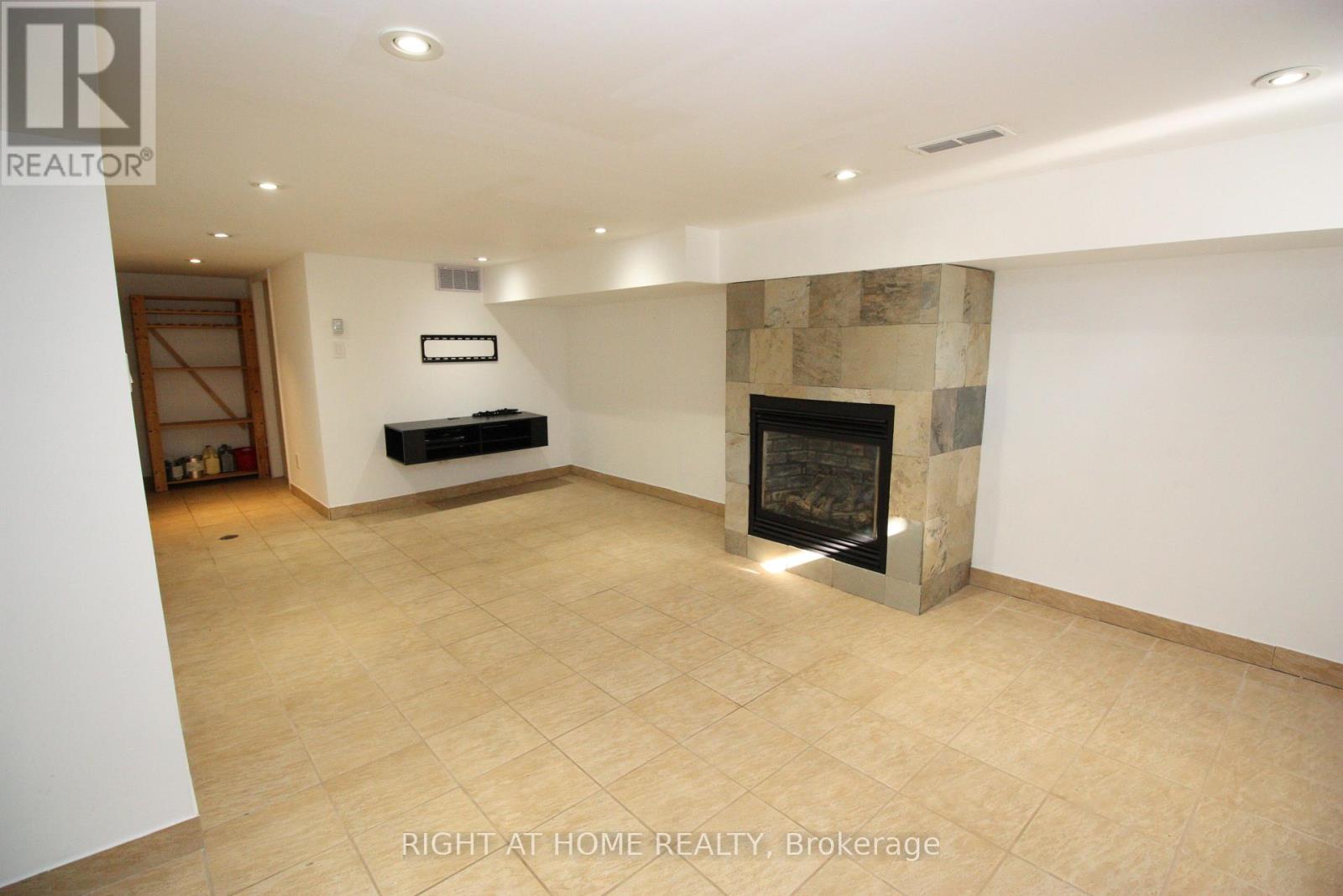 479 Rimilton Avenue, Toronto, Ontario  M8W 2H2 - Photo 11 - W12449774