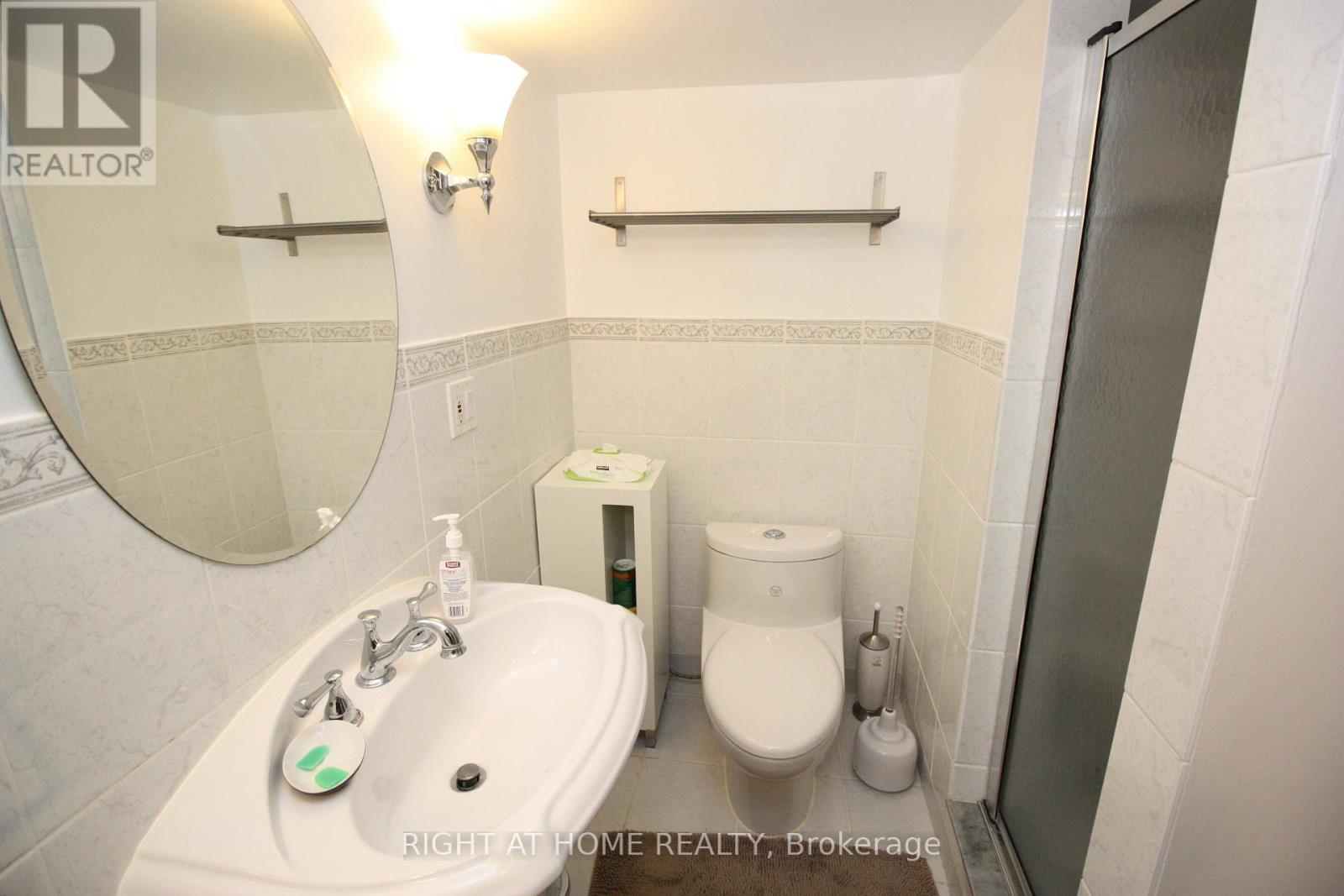 479 Rimilton Avenue, Toronto, Ontario  M8W 2H2 - Photo 13 - W12449774
