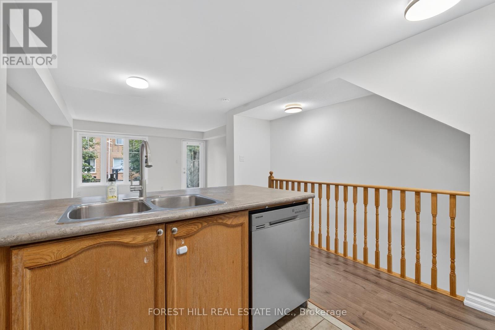 20 - 5050 Intrepid Drive, Mississauga, Ontario  L5M 0E5 - Photo 10 - W12449789