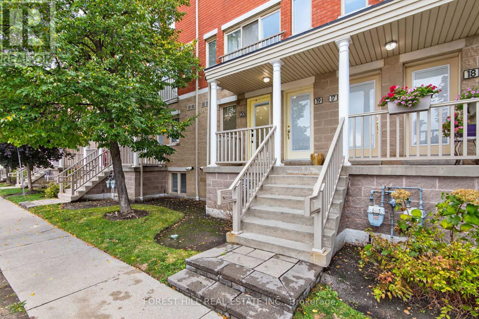 20 - 5050 Intrepid Drive, Mississauga, Ontario  L5M 0E5 - Photo 3 - W12449789