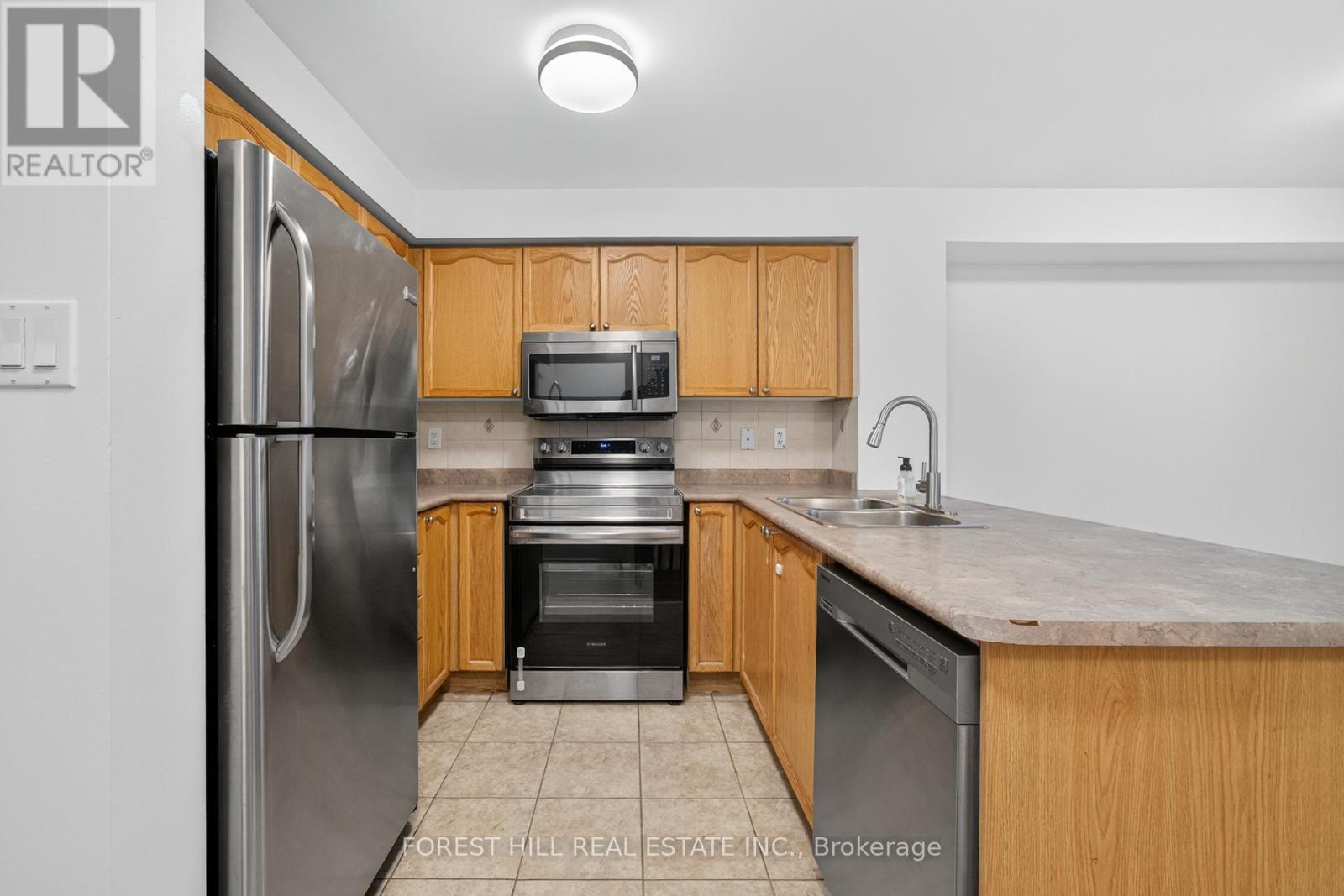 20 - 5050 Intrepid Drive, Mississauga, Ontario  L5M 0E5 - Photo 8 - W12449789