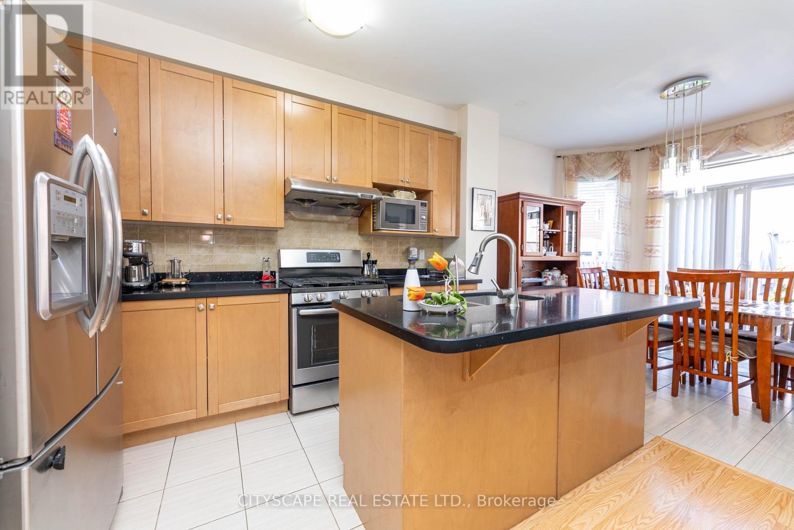 875 Oasis Drive, Mississauga, Ontario  L5V 0C6 - Photo 16 - W12449793